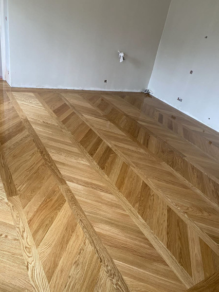 Ponçage de parquet à Nice